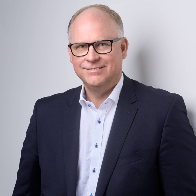 Dark green person icon on a lightgreen background